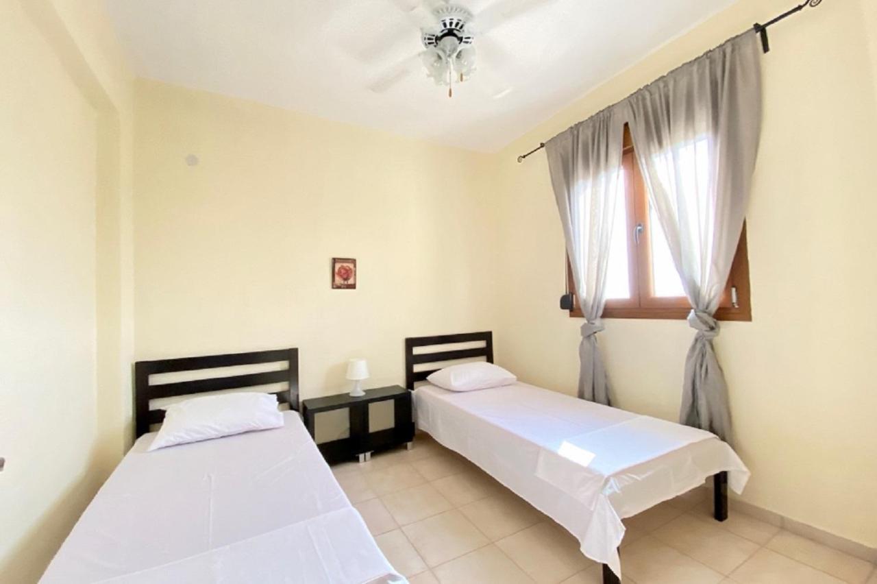 Vladi Guest House Gerakini Sithonia エクステリア 写真